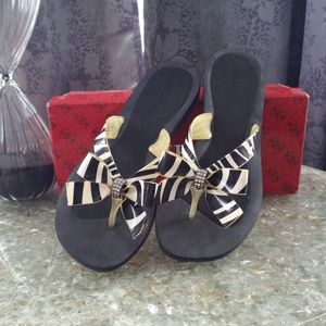 GUESS Tutu Flip flops